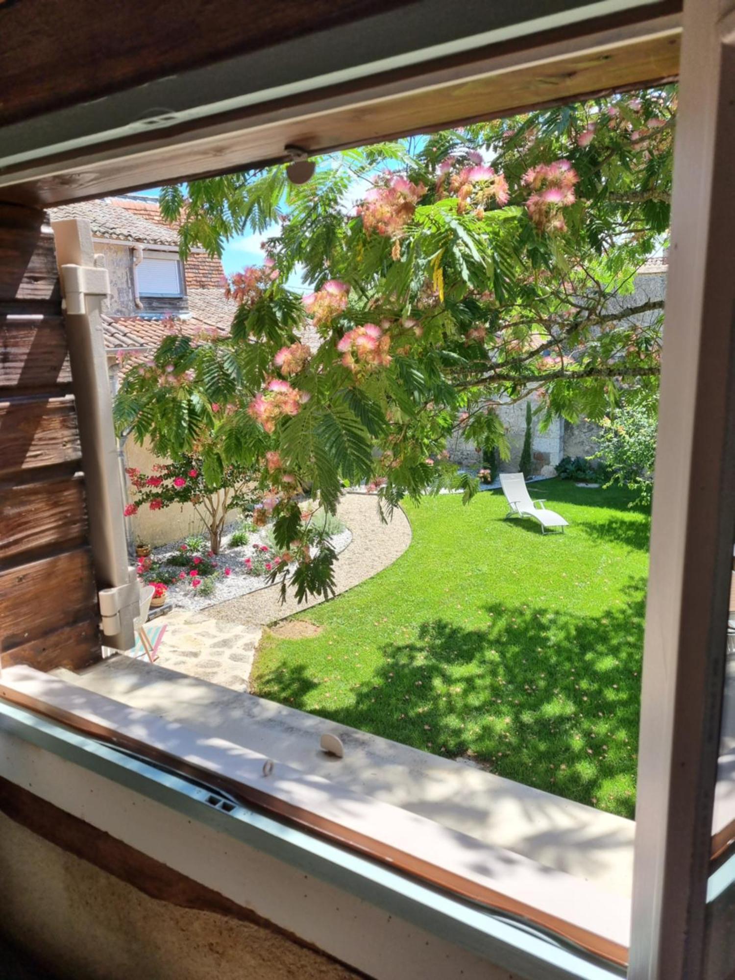 L'Esprit Du 24 Bed & Breakfast Rouffignac-de-Sigoules Dış mekan fotoğraf